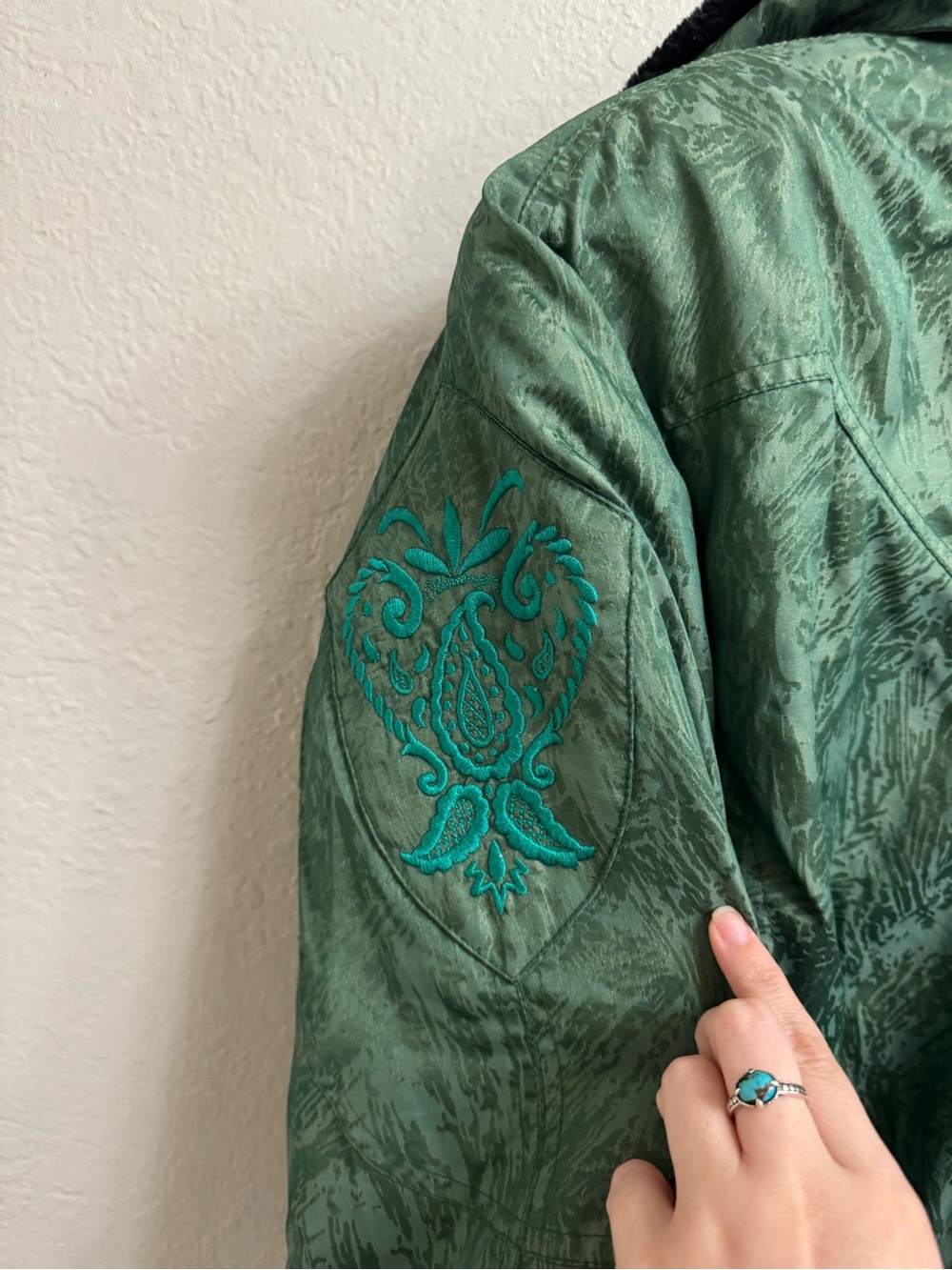 Obermeyer vintage Forest Green Bomber Jacket with Black Faux Fur Collar - Picture 6 of 9
